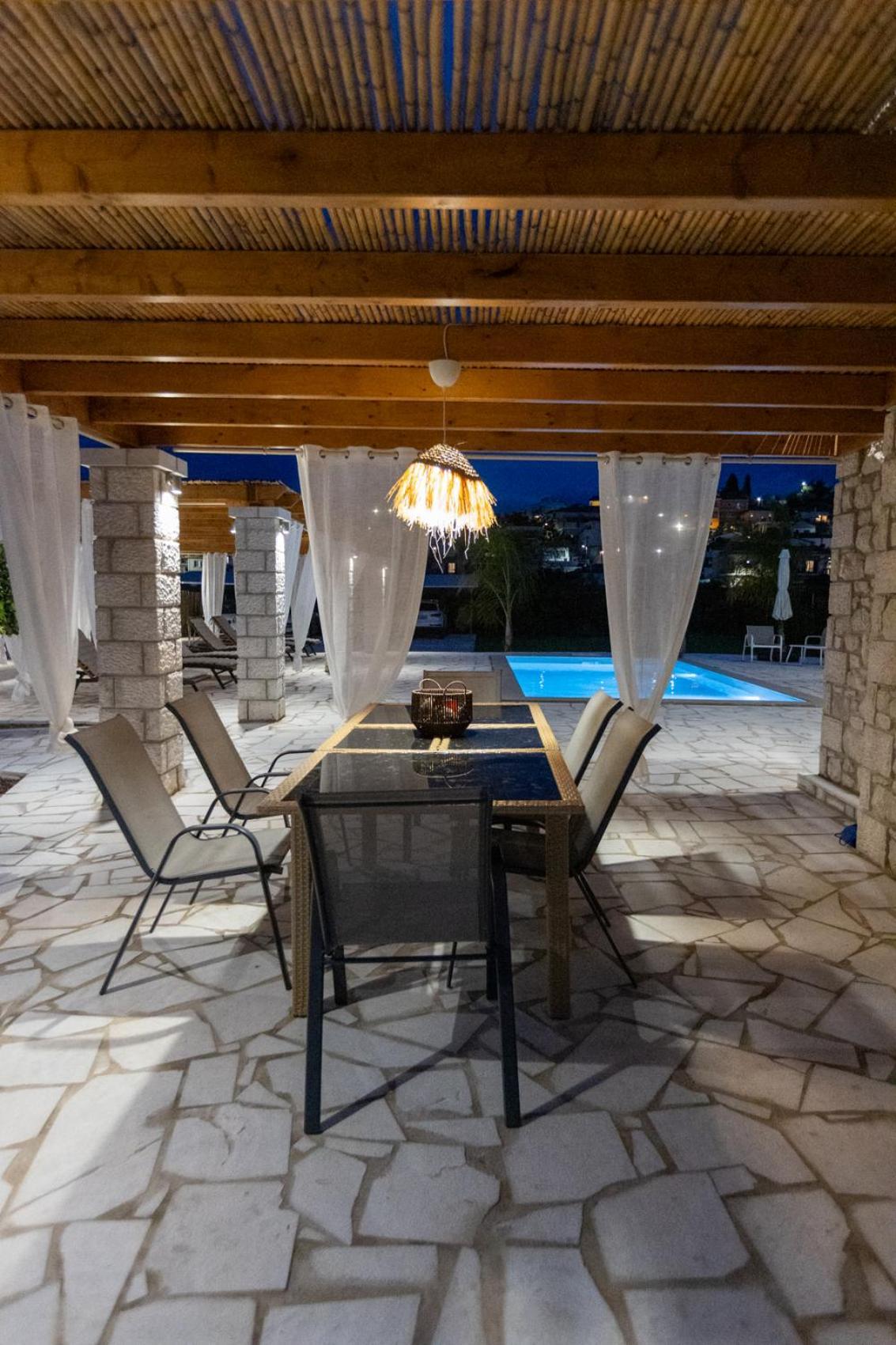 Villa Rafaelia Premium With Private Pool In