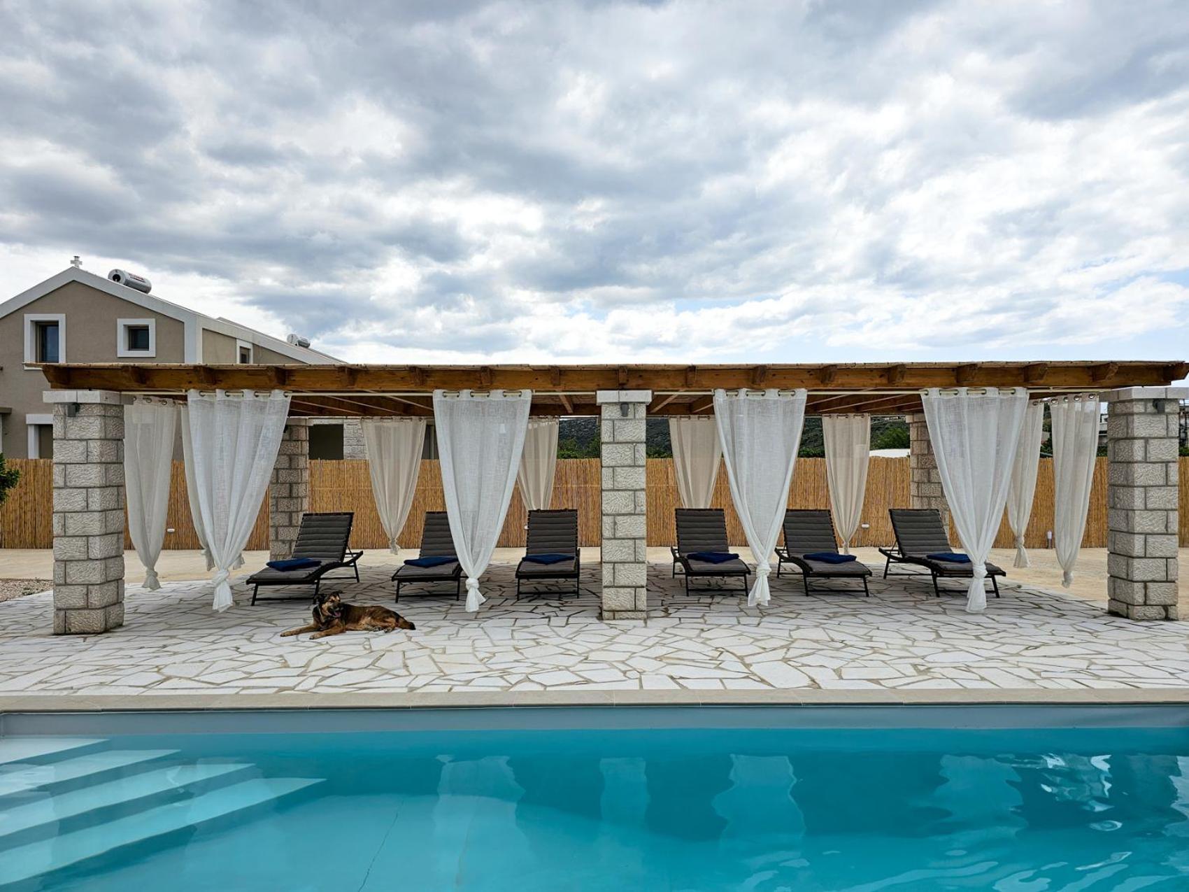 Rafaelia Premium With Private Pool In Villa *