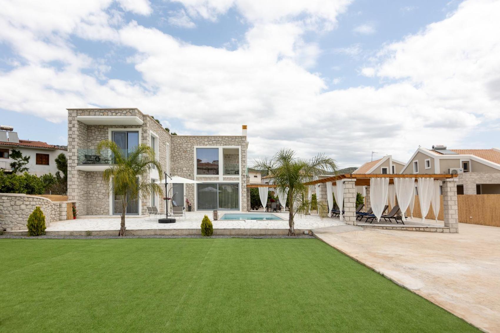 Rafaelia Premium With Private Pool In *